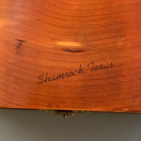 Vintage Cedar Souvenir Jewelry Box - Picture 2 of 6